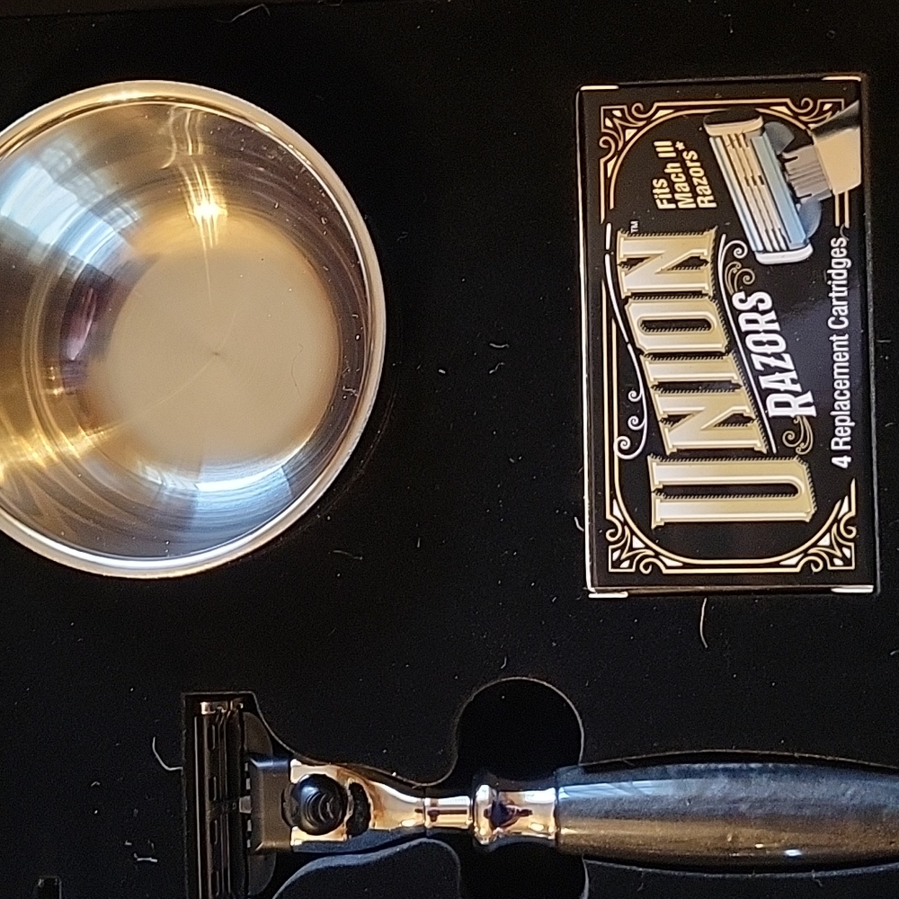 Union Razors 5pc. Gift Set - Picture 4 of 6